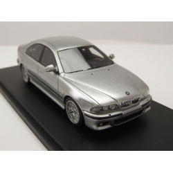 BMW M5 (E39) silver 2002 1/43 NEO NEO49583