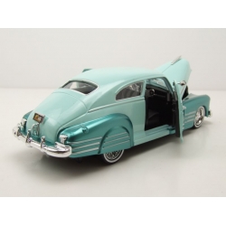 CHEVROLET Aerosedan Fleetline light turquois 1948 1/24 MOTORMAX 79027