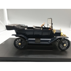 FORD Model T Touring 1913 1/18 Universal Hobbies 430300